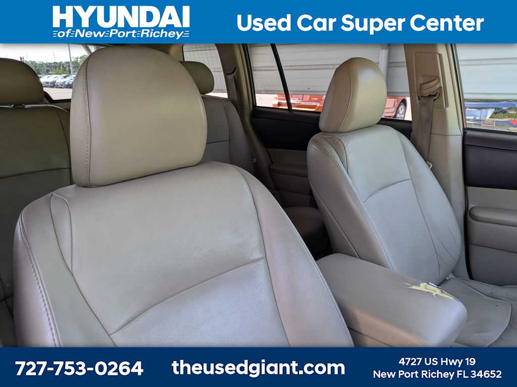 Thumbnail: 2011 Toyota Highlander - 6