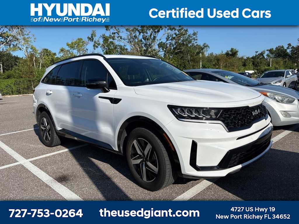 Thumbnail: 2023 Kia Sorento - 4