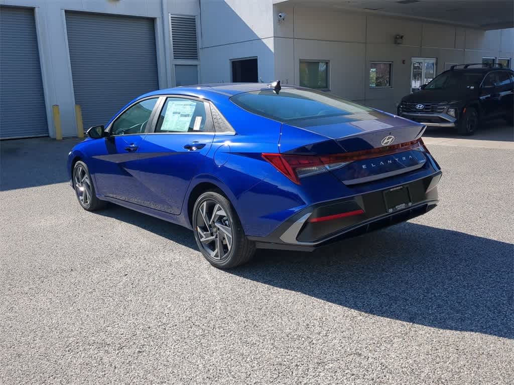 Thumbnail: 2026 Hyundai Elantra - 4