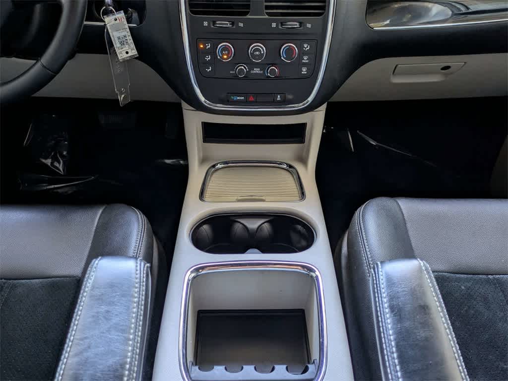 Thumbnail: 2018 Dodge Grand Caravan - 25