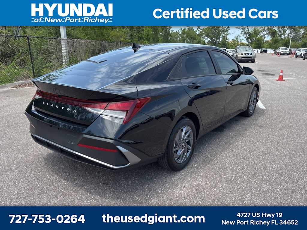 2024 Hyundai Elantra SEL 5