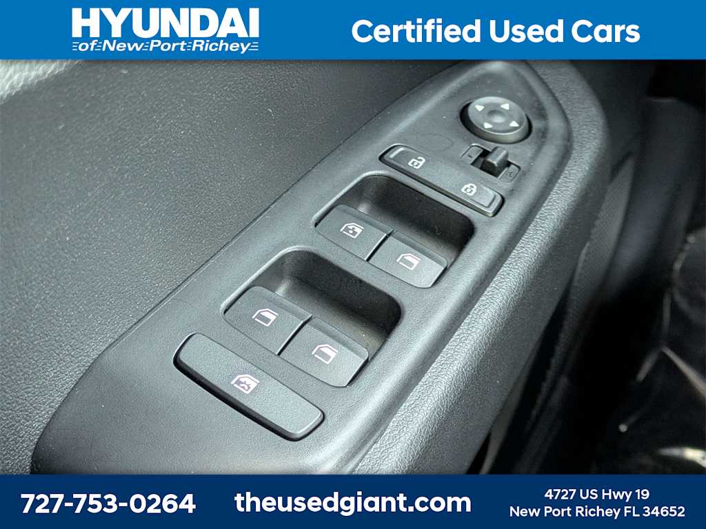 Thumbnail: 2024 Hyundai Venue - 25