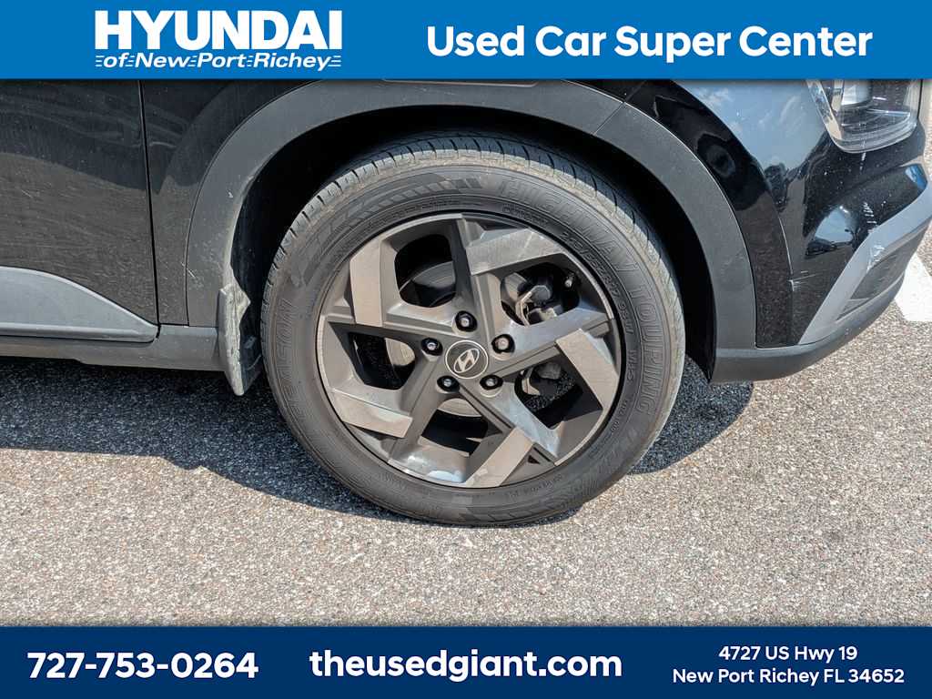 Thumbnail: 2022 Hyundai Venue - 5