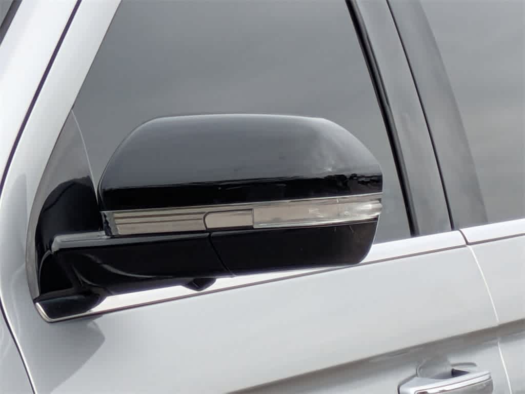 Thumbnail: 2020 Lincoln Navigator - 11