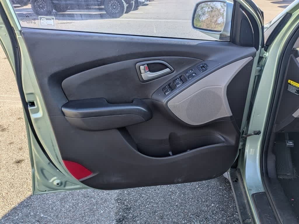 Thumbnail: 2011 Hyundai Tucson - 9