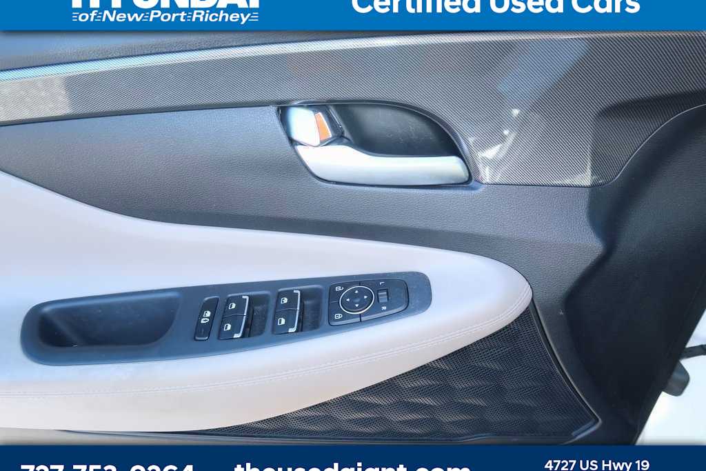 Thumbnail: 2022 Hyundai Santa Fe - 9