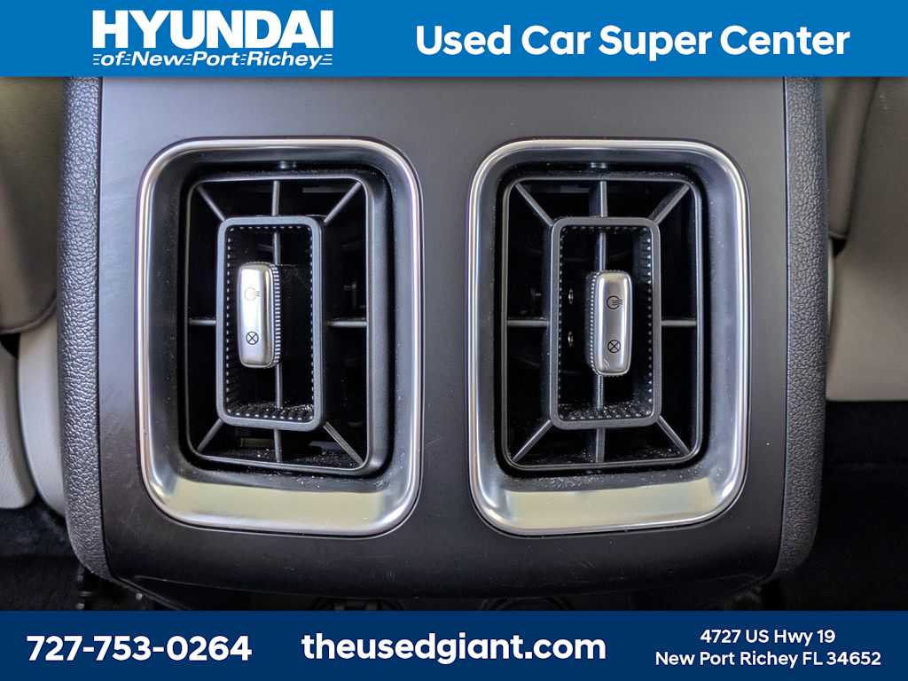 Thumbnail: 2023 Kia Sorento - 19