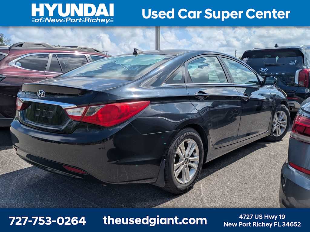 Thumbnail: 2012 Hyundai Sonata - 2