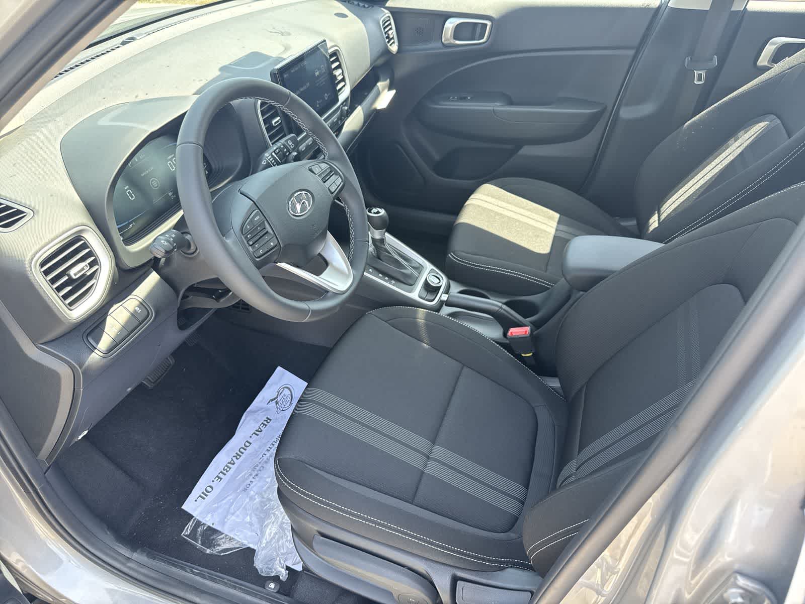 2025 Hyundai Venue SEL 2