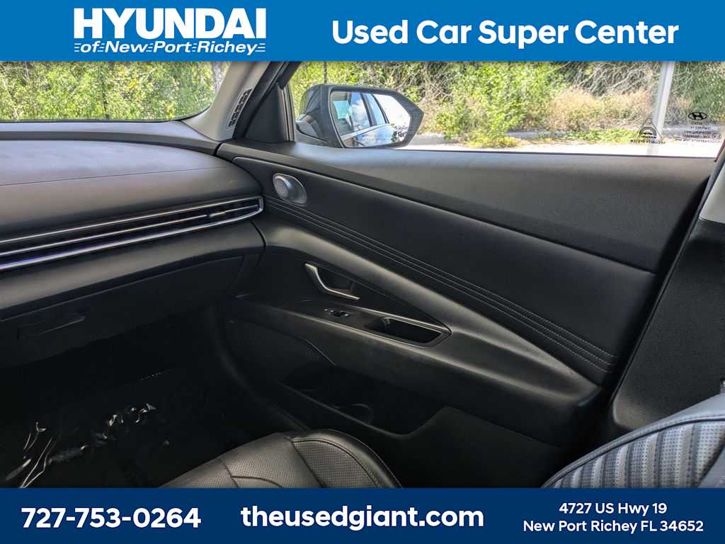 Thumbnail: 2023 Hyundai Elantra - 17