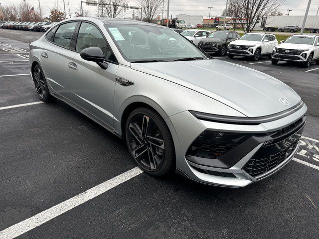 2025 Hyundai Sonata N Line photo 3