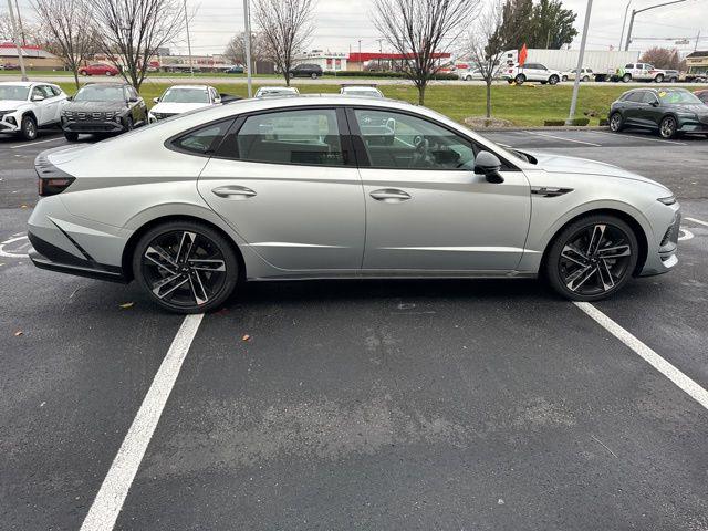 2025 Hyundai Sonata N Line photo 4
