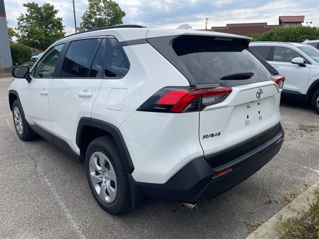 2019 Toyota RAV4 LE photo 4