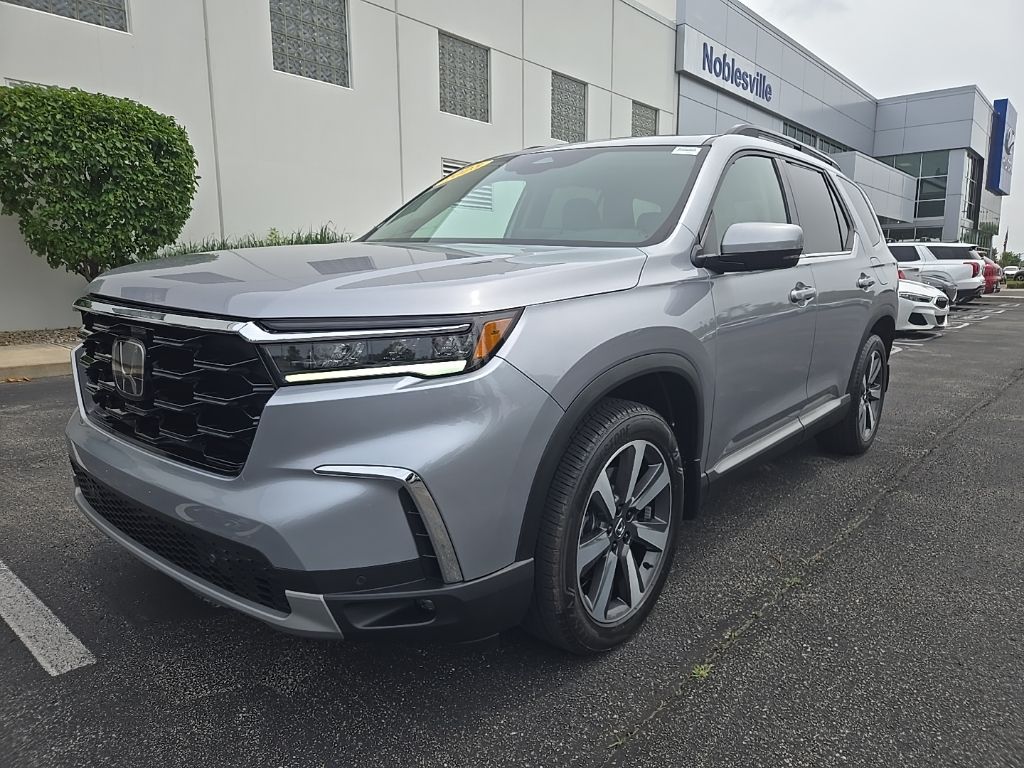 Used 2023 Honda Pilot Touring with VIN 5FNYG1H74PB051910 for sale in Noblesville, IN