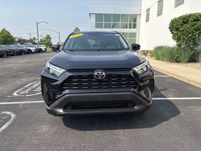 Used 2022 Toyota RAV4 XLE with VIN 2T3P1RFV0NC284589 for sale in Noblesville, IN