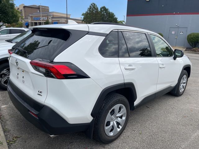 2019 Toyota RAV4 LE photo 3