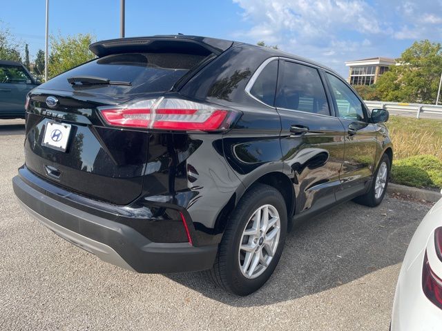 2021 Ford Edge SEL photo 2