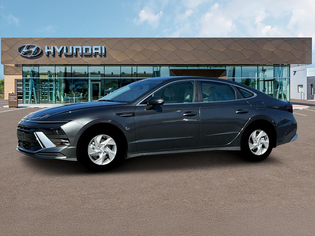 2025 Hyundai Sonata SE photo 2