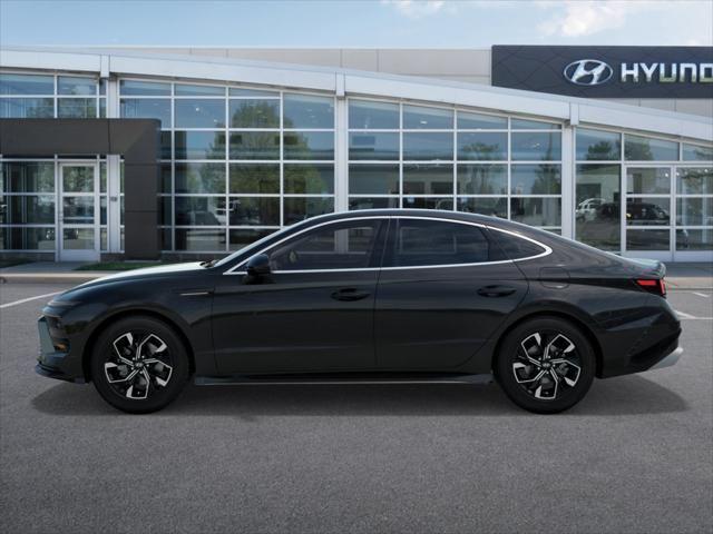 2025 Hyundai Sonata SEL photo 3