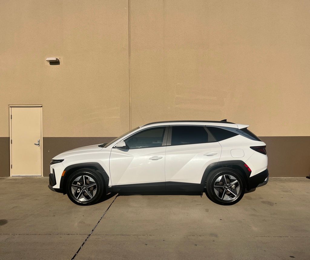 2025 Hyundai Tucson SEL photo 2
