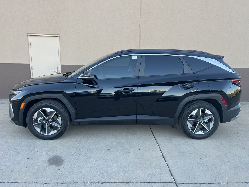 2025 Hyundai Tucson SEL Convenience photo 2