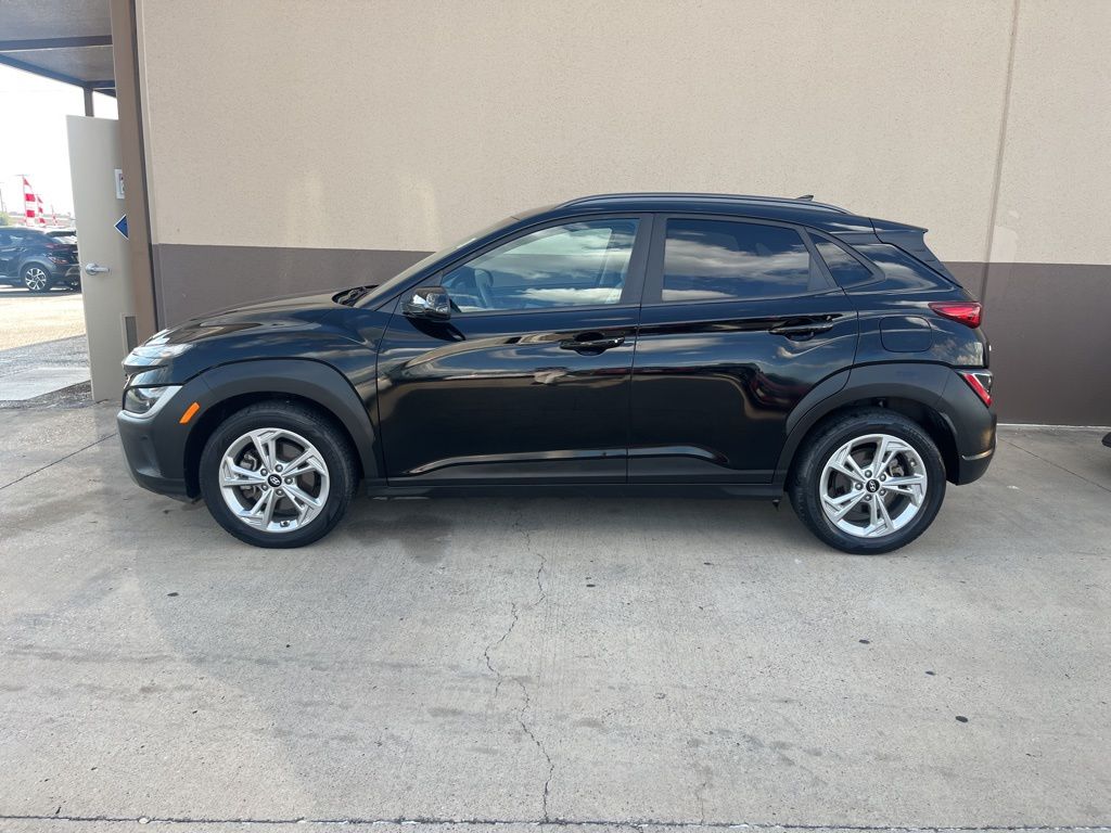 2023 Hyundai Kona SEL photo 2