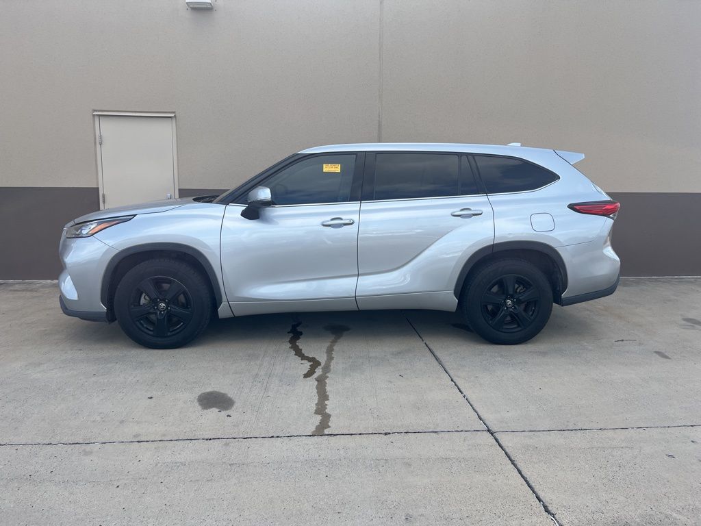 2020 Toyota Highlander L photo 2