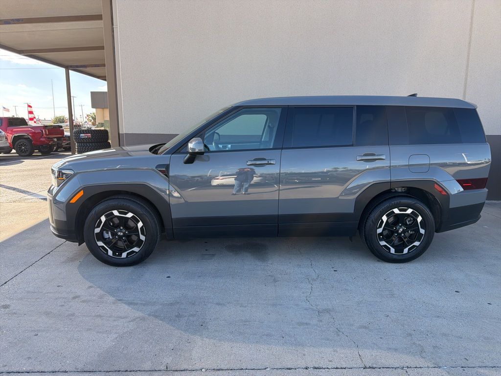 2025 Hyundai Santa Fe SE photo 2
