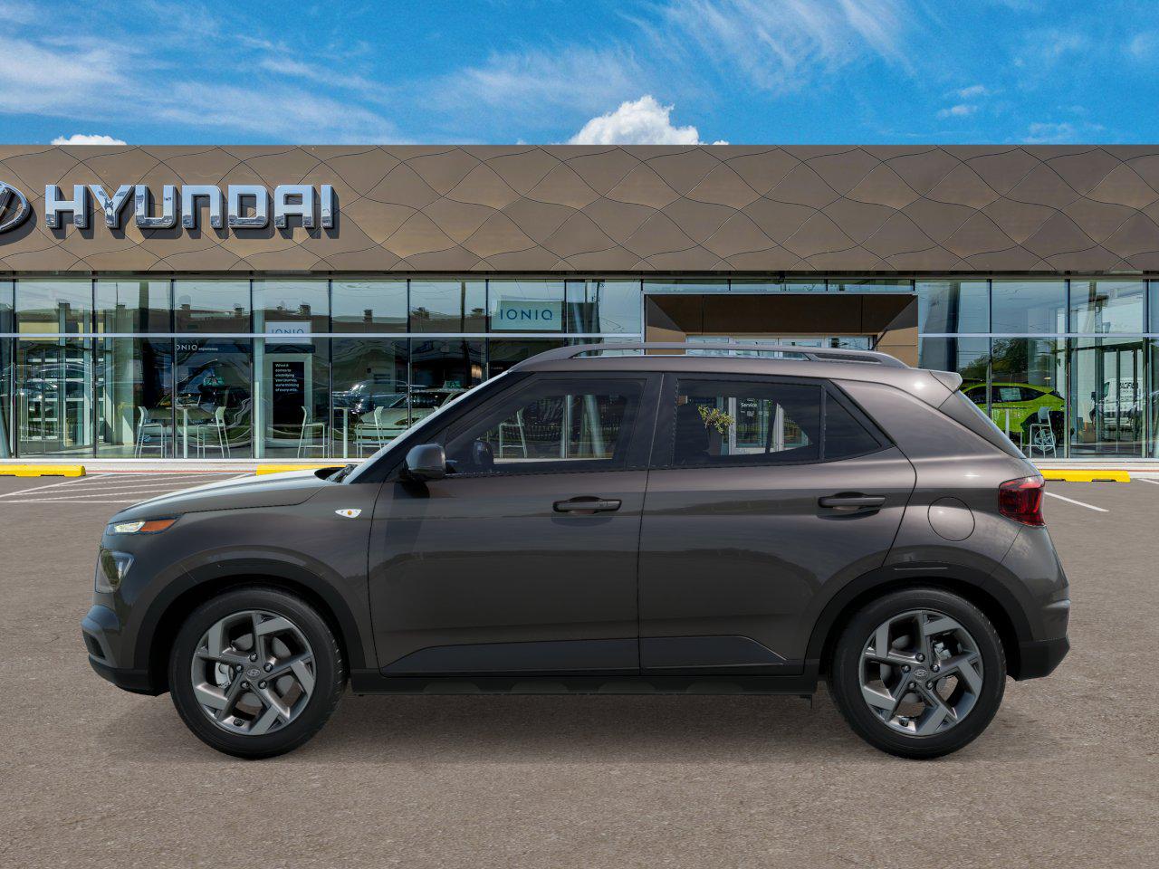 2025 Hyundai Venue SEL photo 2