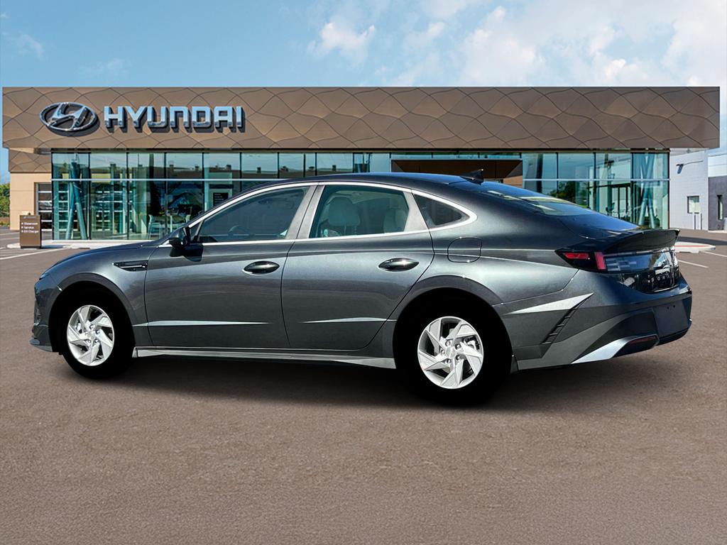 2025 Hyundai Sonata SE photo 4