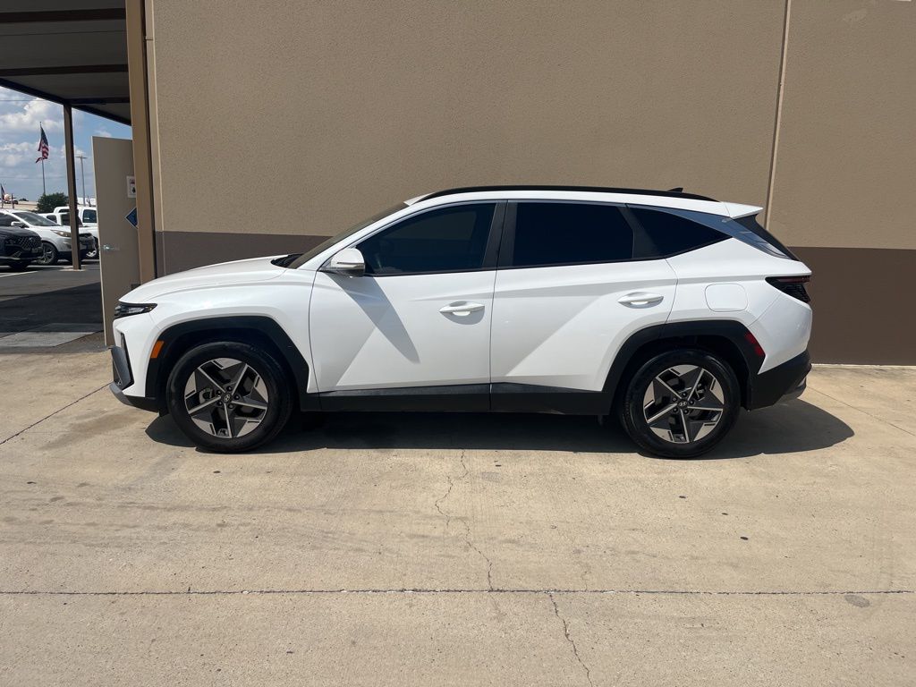 2025 Hyundai Tucson SEL Convenience photo 2