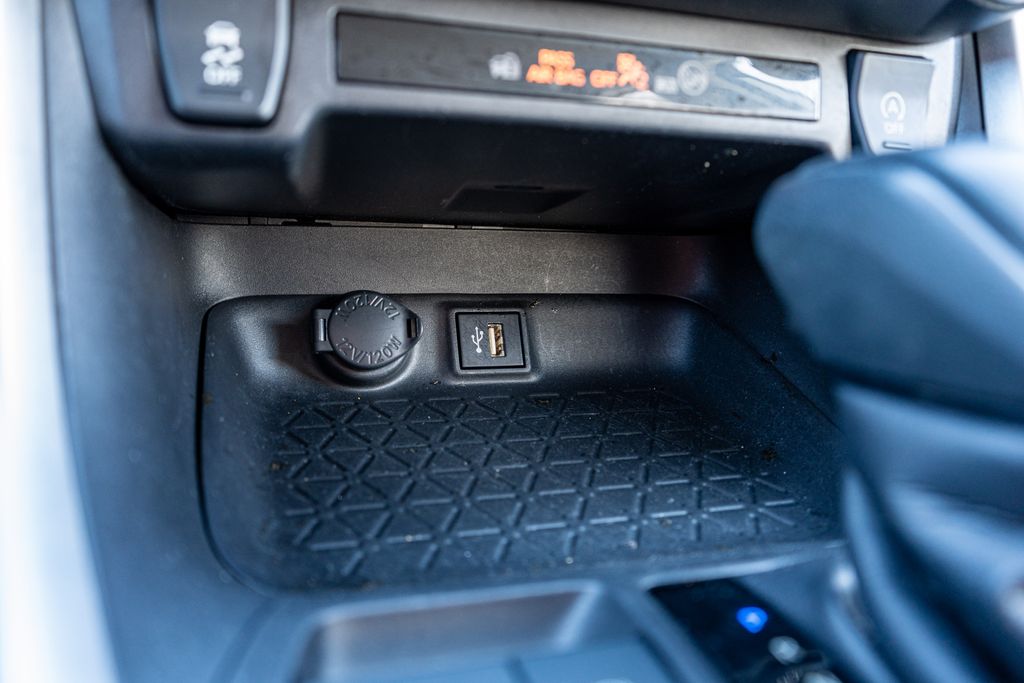 2024 TOYOTA RAV4 - Image 30