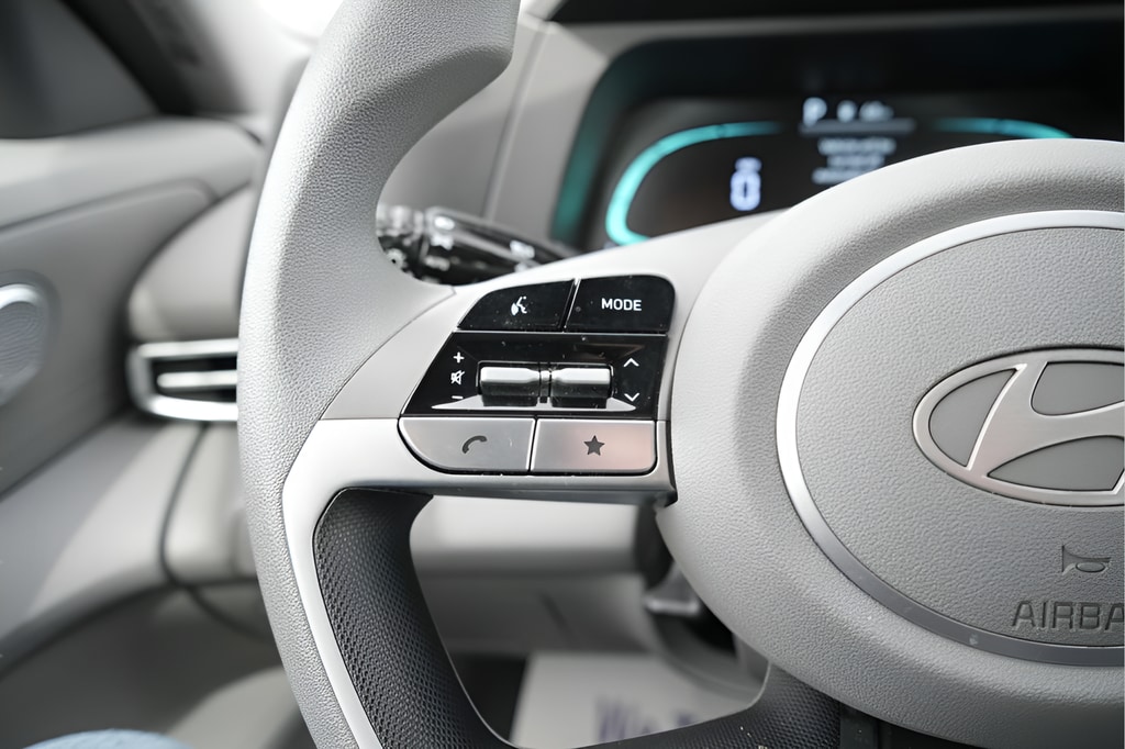 2025 Hyundai Elantra Blue - Photo 26