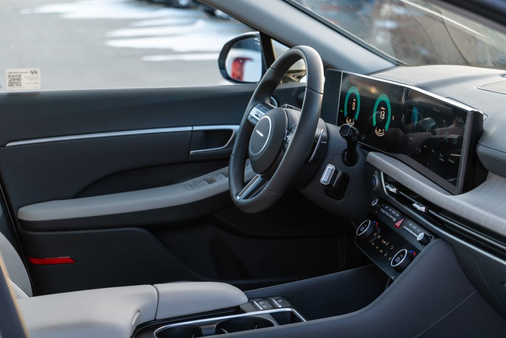 2025 HYUNDAI SONATA - Image 11