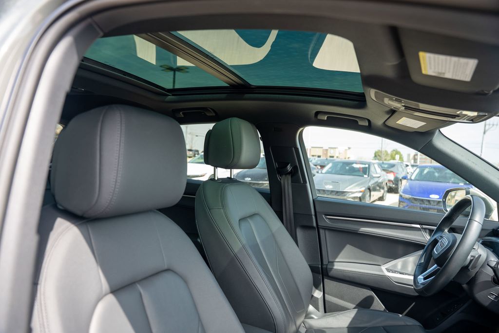 2024 AUDI Q3 - Image 13