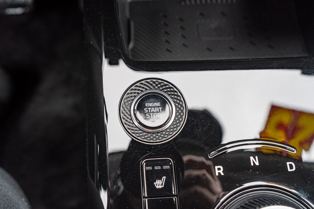 2025 KIA NIRO - Image 29