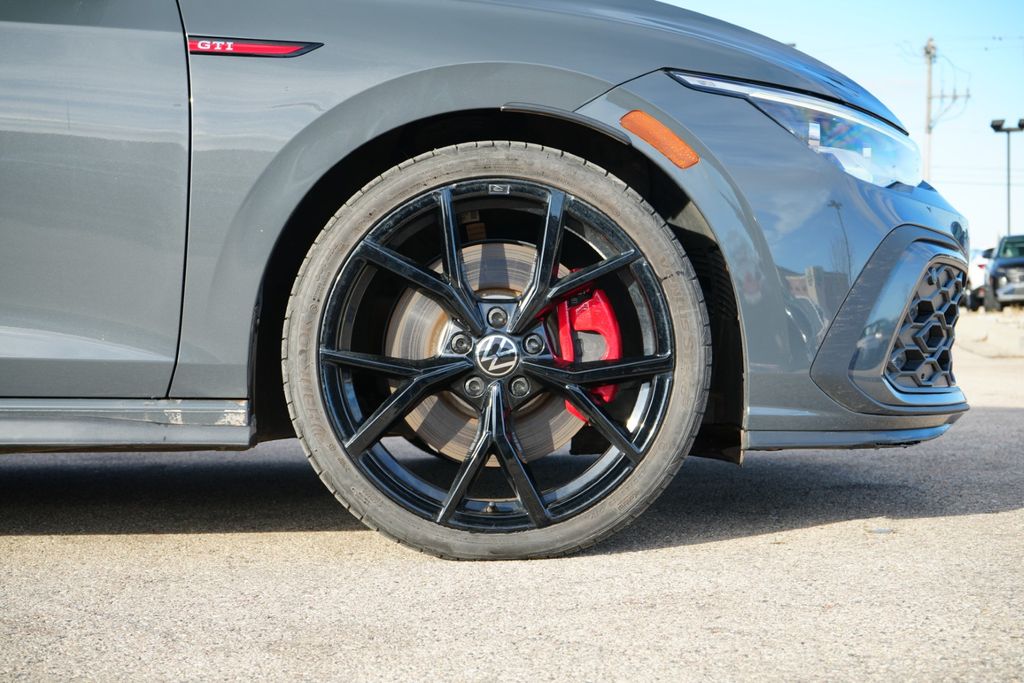 2024 VOLKSWAGEN GOLF GTI - Image 9