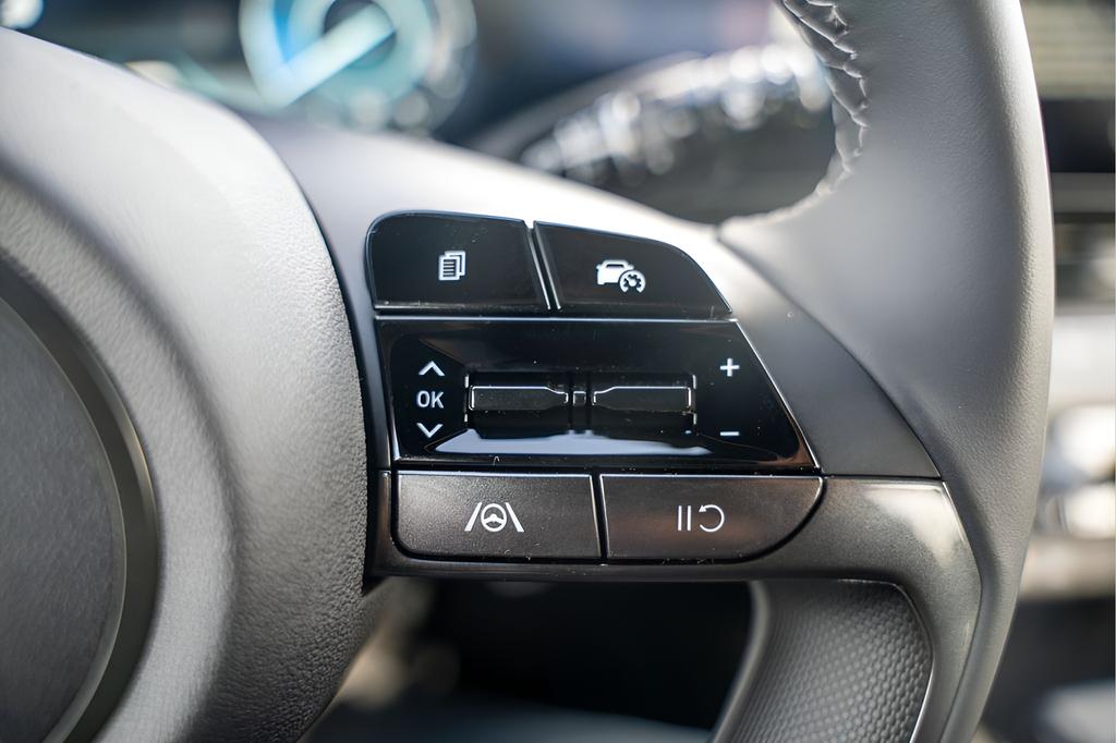 2025 Hyundai Elantra Blue - Photo 25