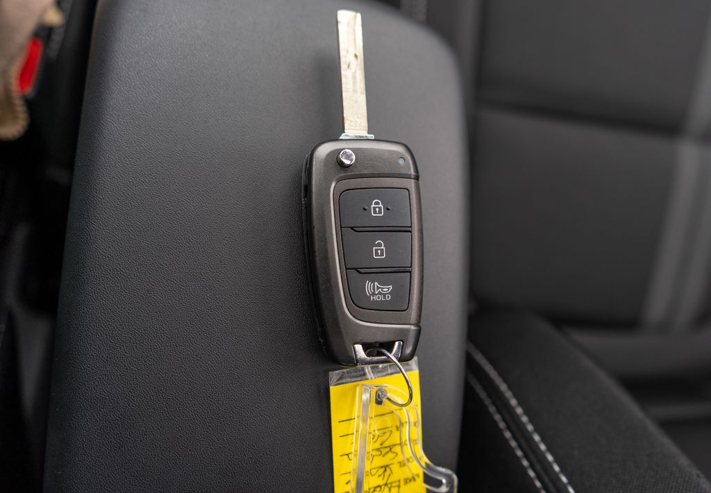 2023 HYUNDAI VENUE - Image 32