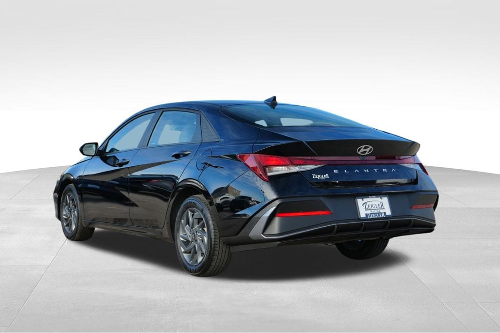 2024 HYUNDAI ELANTRA - Image 5