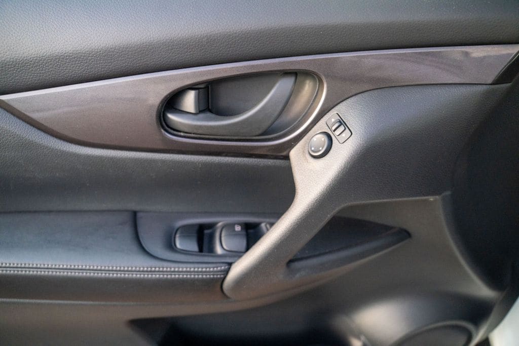 2019 NISSAN ROGUE - Image 17