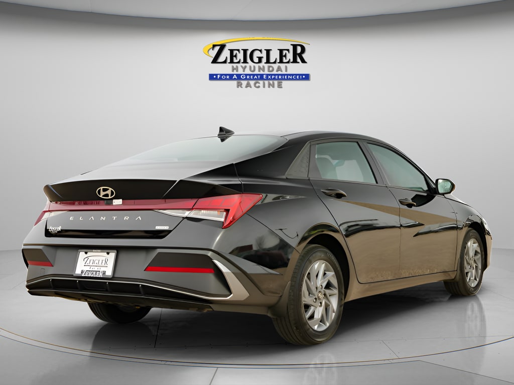 2025 Hyundai Elantra Blue - Photo 8