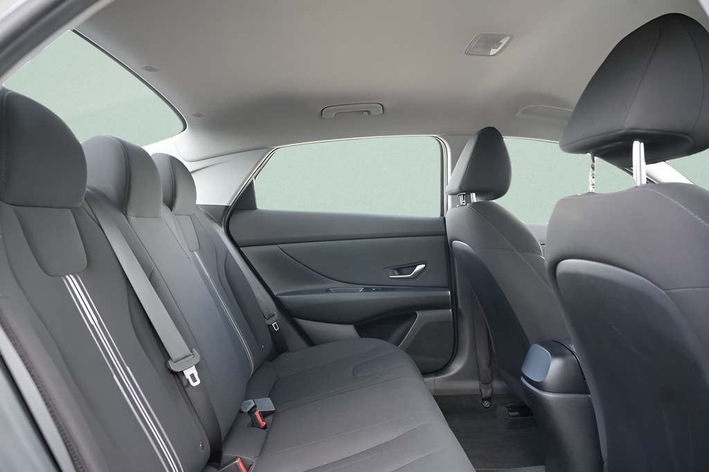 2021 Hyundai Elantra SEL - Photo 14