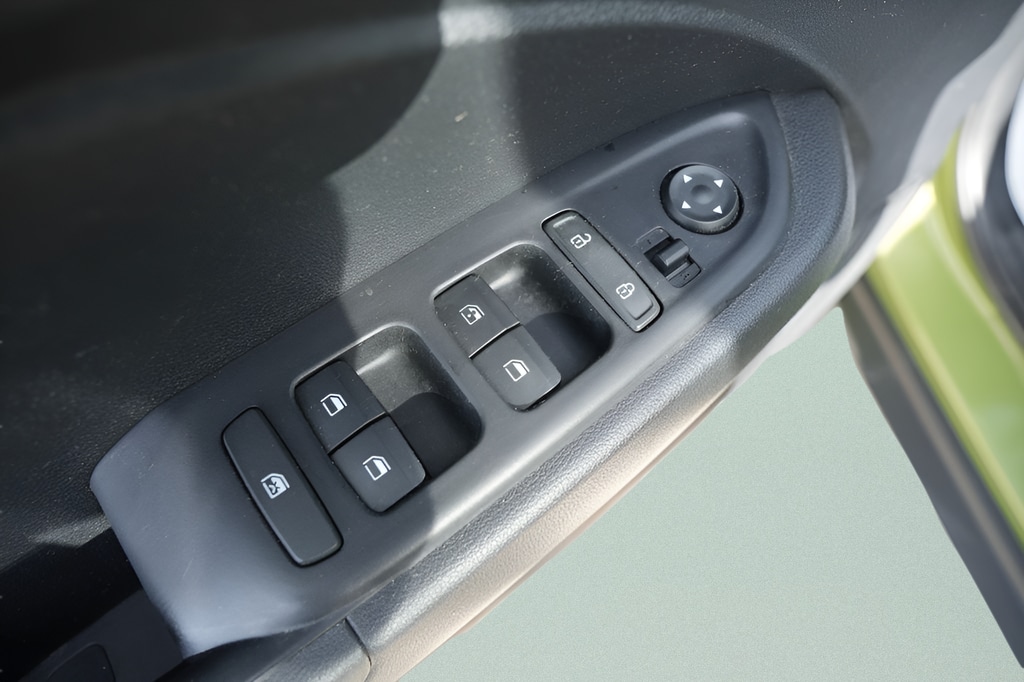 2023 Hyundai Venue SEL - Photo 19