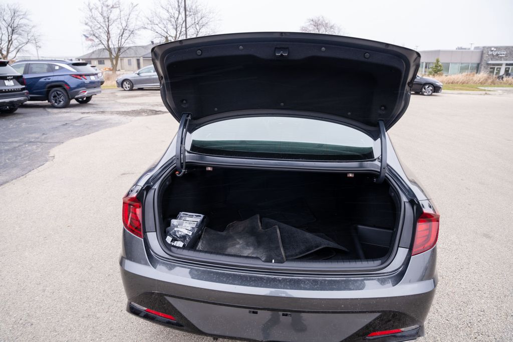 2022 HYUNDAI SONATA - Image 10