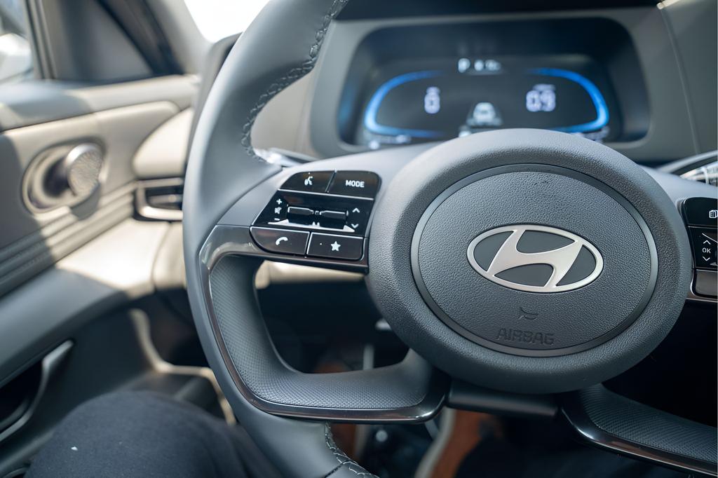 2025 Hyundai Elantra SEL - Photo 21