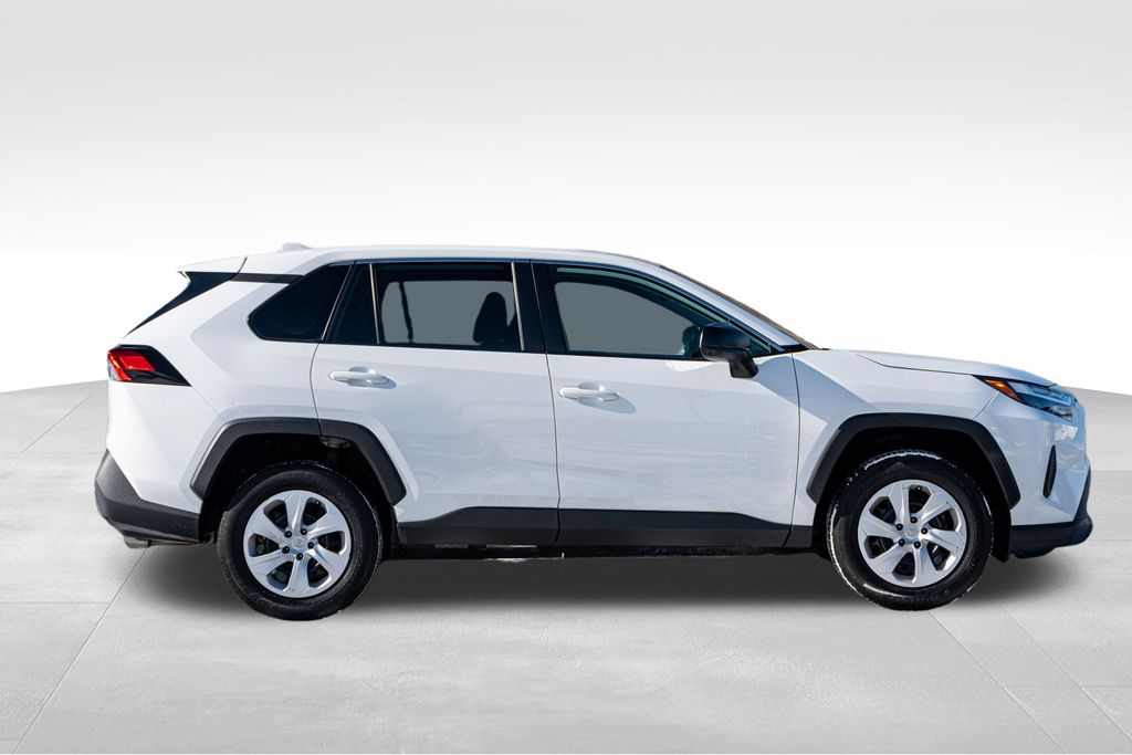 2024 TOYOTA RAV4 - Image 8