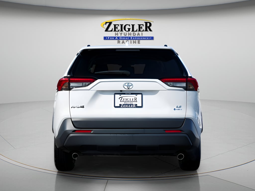 2025 Toyota RAV4 LE - Photo 7