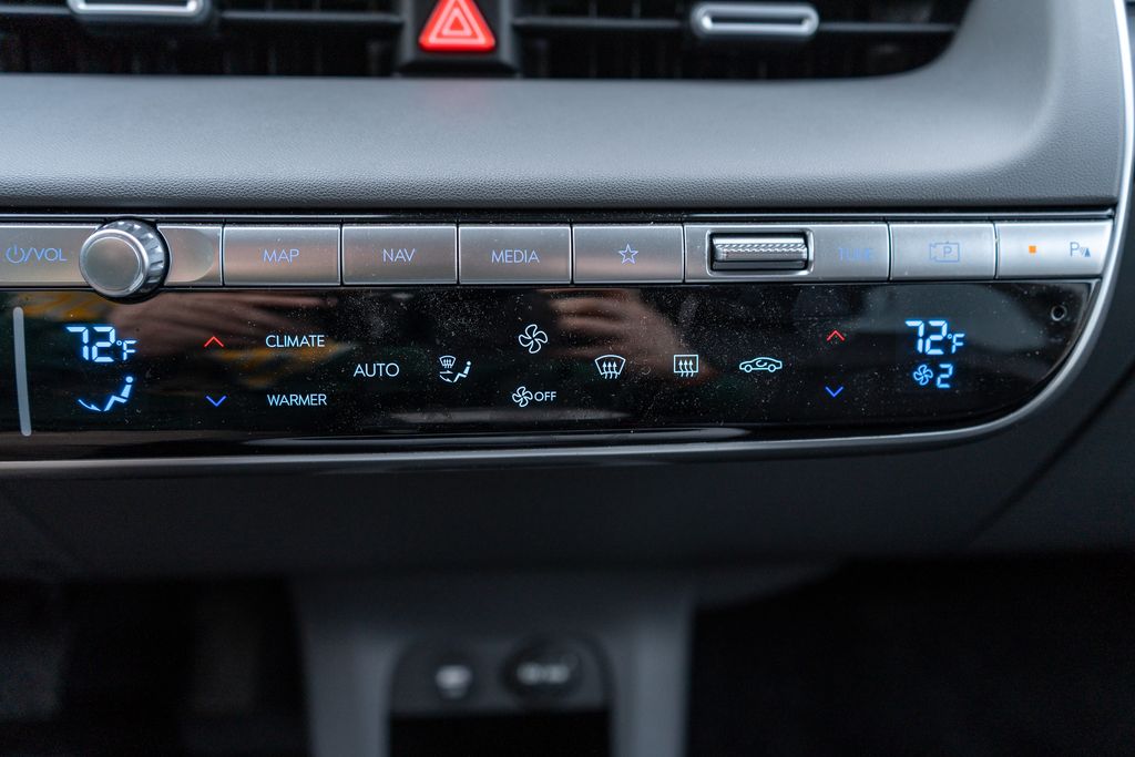 2024 HYUNDAI IONIQ 5 - Image 32