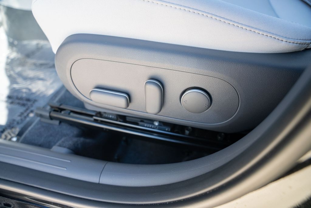 2025 HYUNDAI KONA - Image 17
